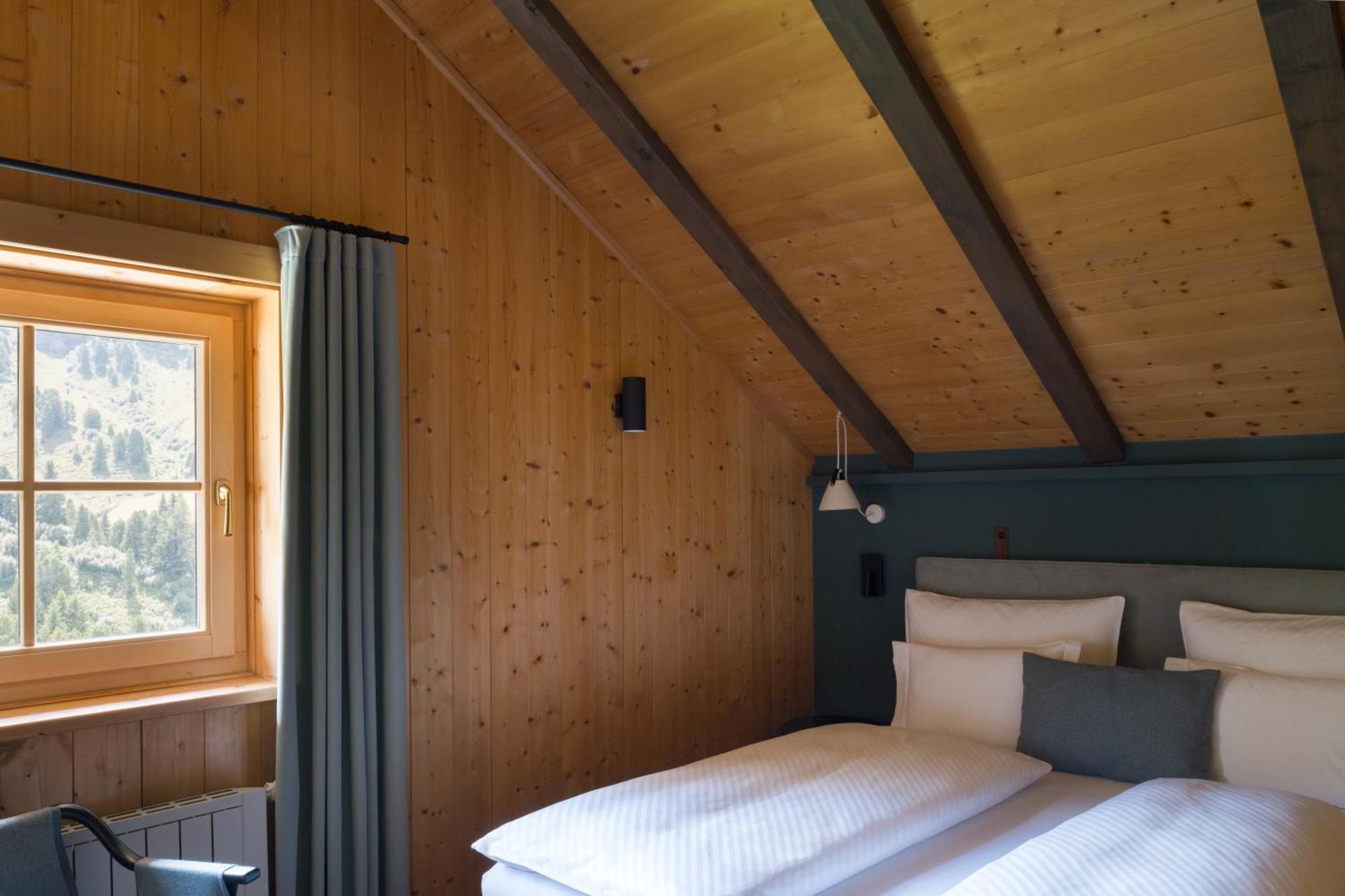 Zallinger Dolomites アルペ・ディ・シウージ 部屋 写真